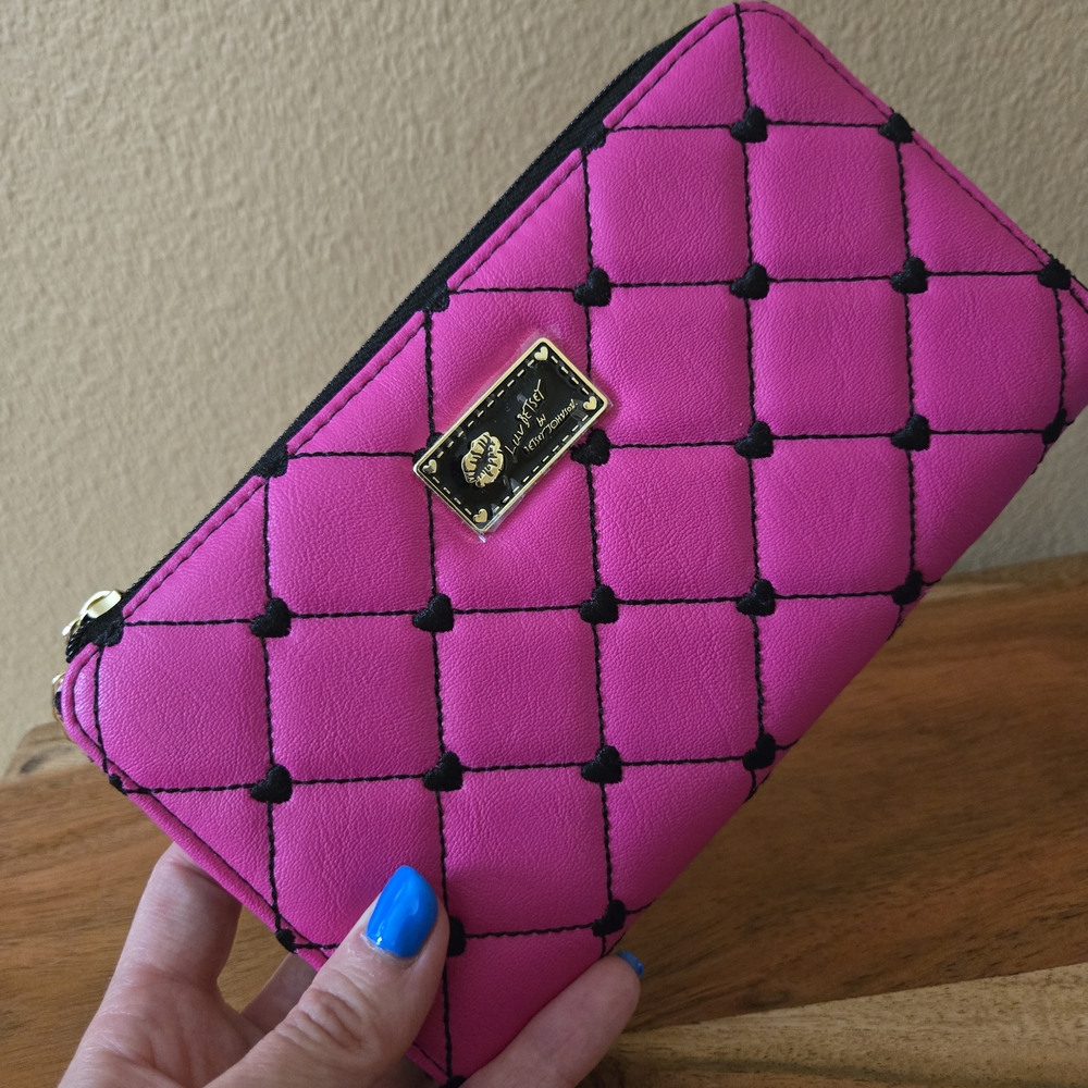 NEW Betsey Johnson Pink Quilted Women's Wallet
